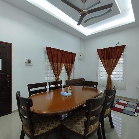 Z&F D' Setia Kkb Muslim Homestay - Strictly For Muslims Only Kuala Kubu Bharu Ngoại thất bức ảnh