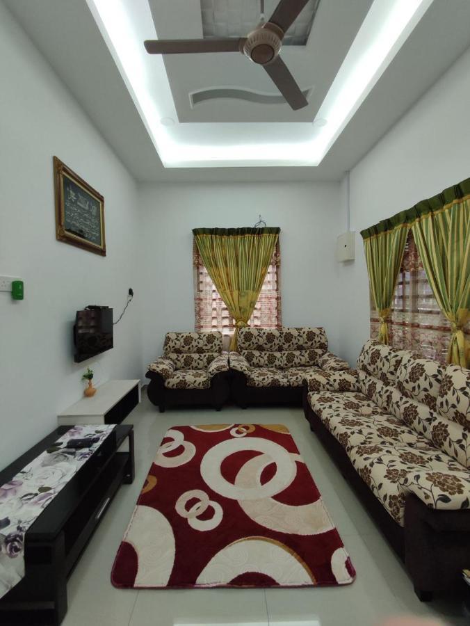 Z&F D' Setia Kkb Muslim Homestay - Strictly For Muslims Only Kuala Kubu Bharu Ngoại thất bức ảnh