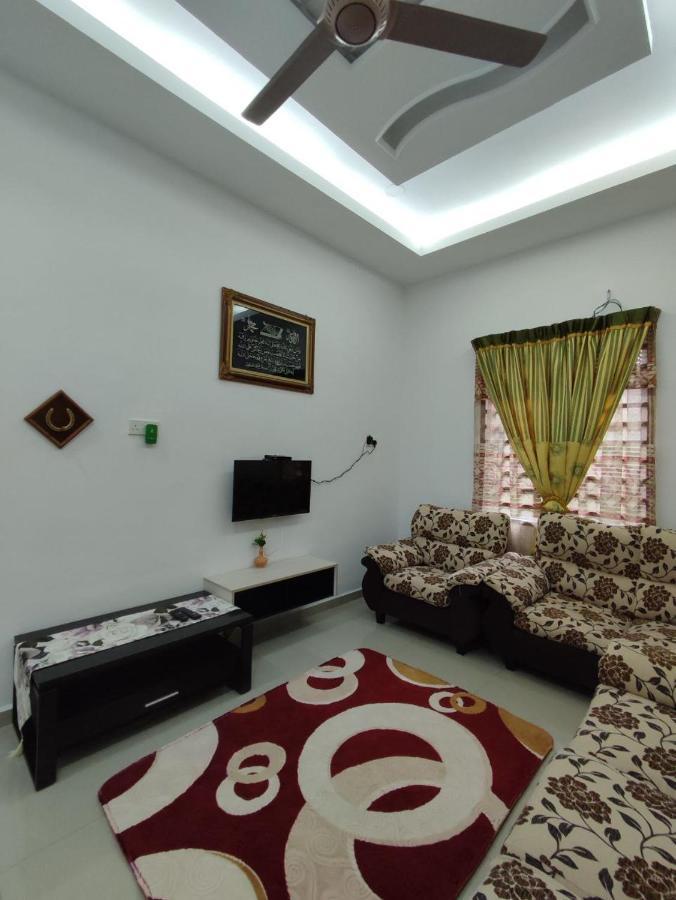 Z&F D' Setia Kkb Muslim Homestay - Strictly For Muslims Only Kuala Kubu Bharu Ngoại thất bức ảnh